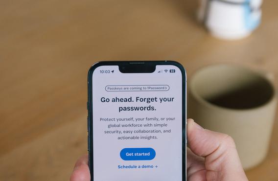 1Password 手機 App，隨處存取帳號密碼